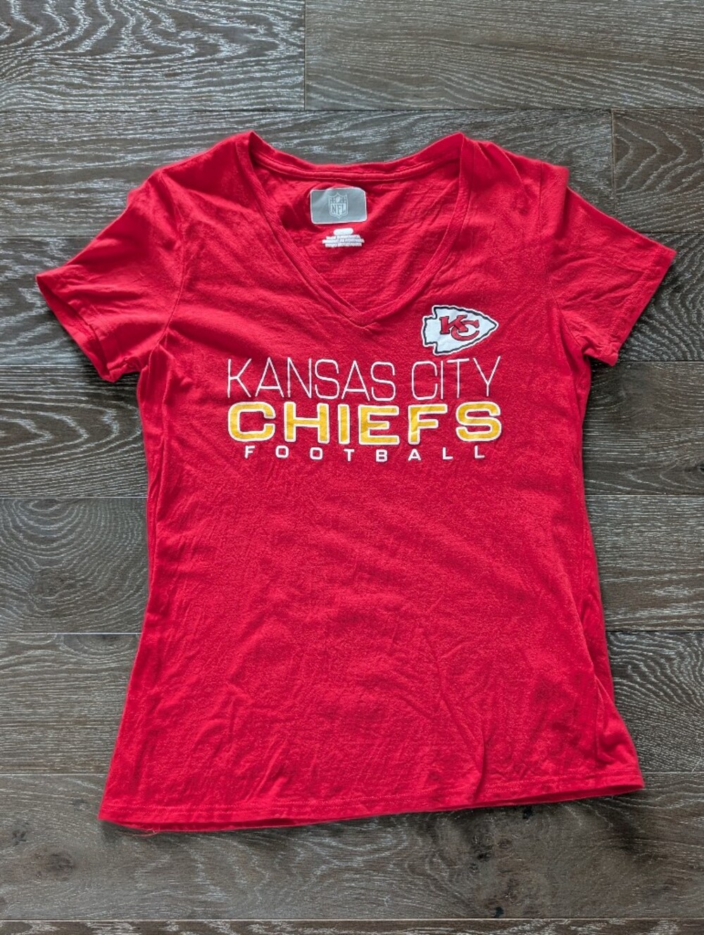 NFL Women's Kansas City KC Chiefs Red V-neck Tee Size Small